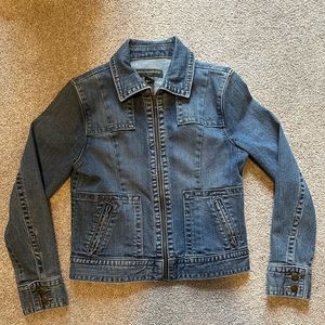 EUC Banana Republic jeans jacket. Women’s small.